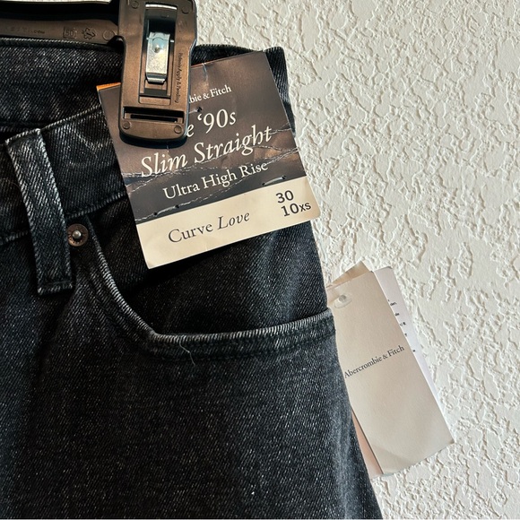 NEW Abercrombie & Fitch Curve Love Ultra High Rise 90s Slim Straight Jeans Cross - Picture 10 of 15